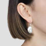White Topaz×Baroque Pearl Drop Pierce